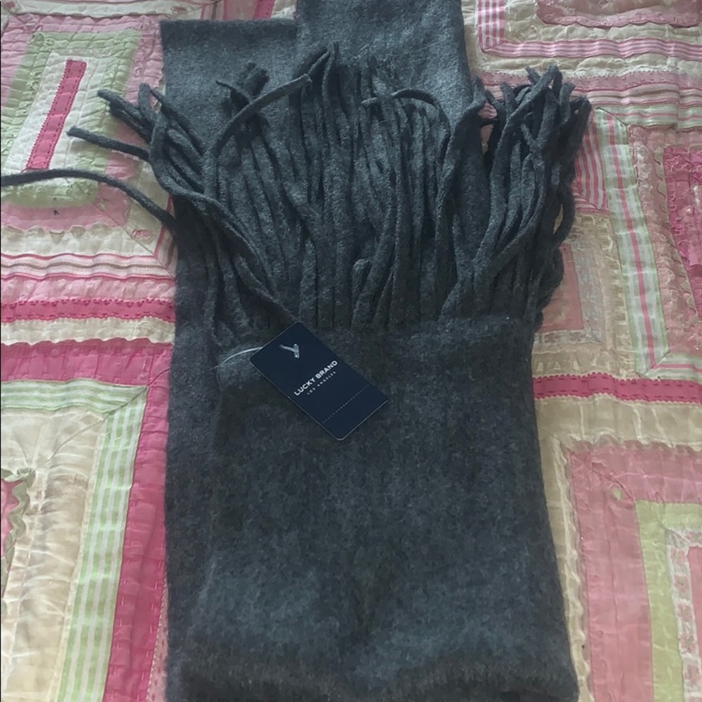 Lucky brand scarf never worn brand new